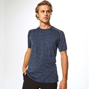 Lululemon  Men’s Metal Vent Tech Short Sleeve Performance Shirt in blue - M